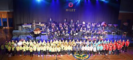 Združeni zbor GŠEA in Godba DPG (10 let GŠEA)